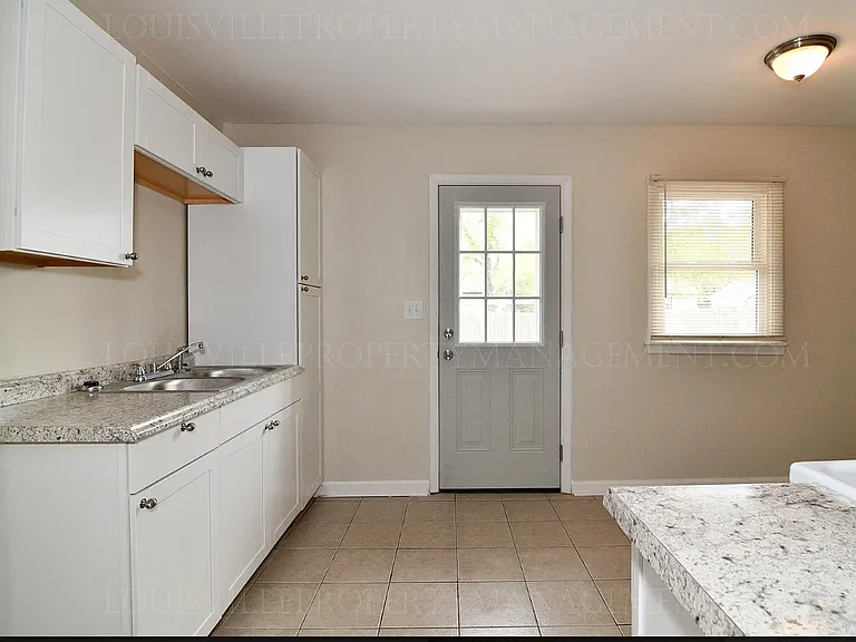 5117 Alba Way — Photo 7