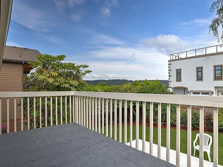 Backyard upper level deck