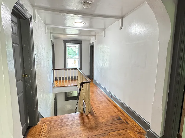 215 E High St — Photo 18