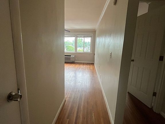 4th image of 2020 Beech Ave APT B14