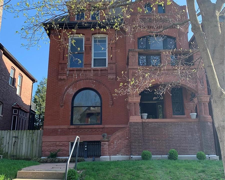 1st image of 3654 Flad Ave
