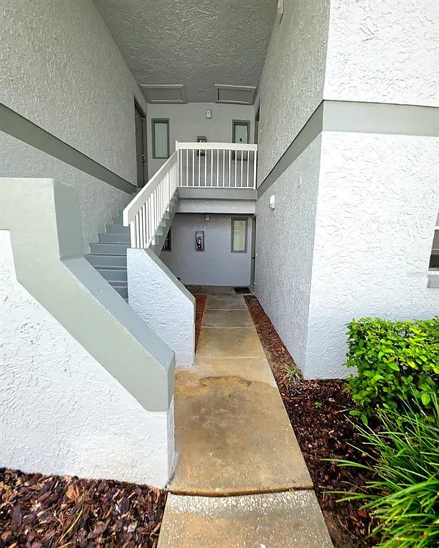 3 bed, 2.0 bath, 1029 sqft, $1,399 — Photo 3
