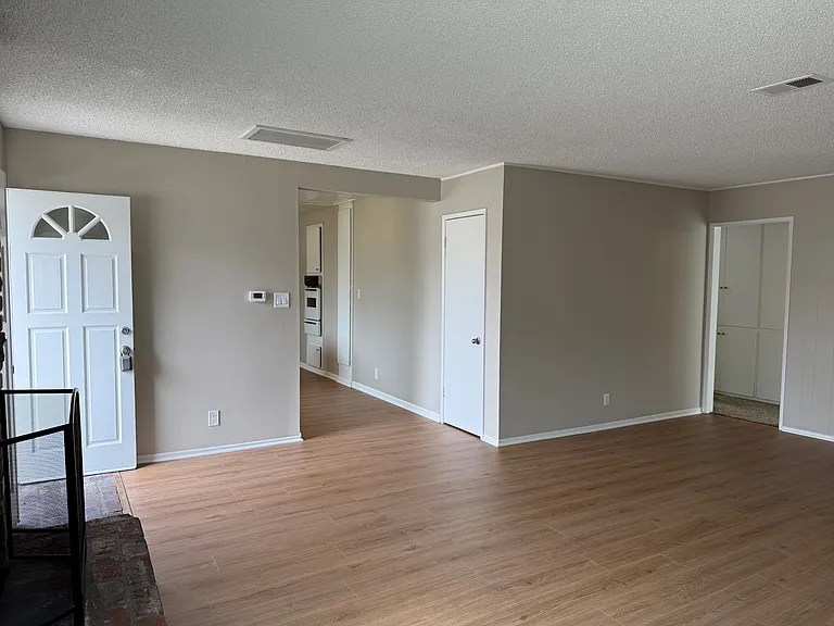 325 E Amerige Ave #A — Photo 3