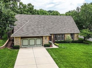 8206 Parkhill Cir, Lenexa, KS 66215