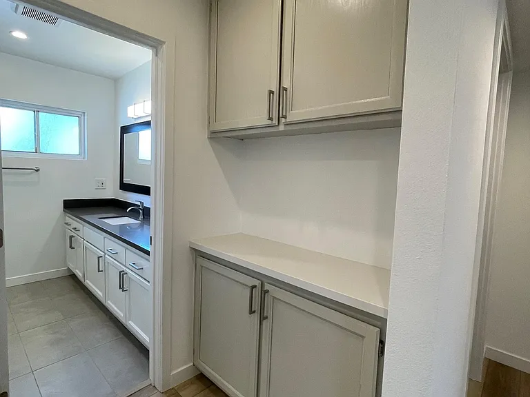 6650 Jumilla Ave — Photo 8