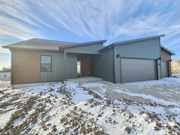 975 Quail Run, Lomira, WI 53048