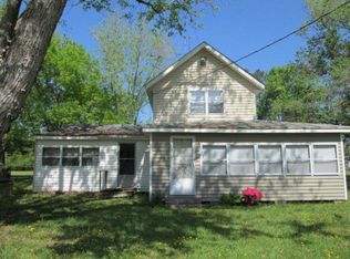 70 Carters Cove Dr, Weems, VA 22576