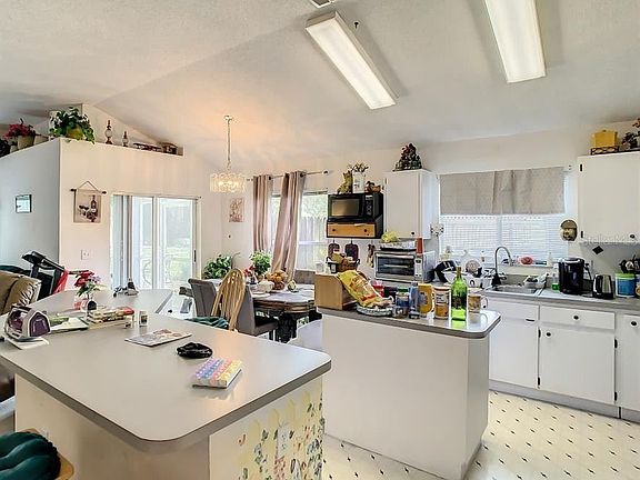 3rd image of 9733 Long Meadow Dr