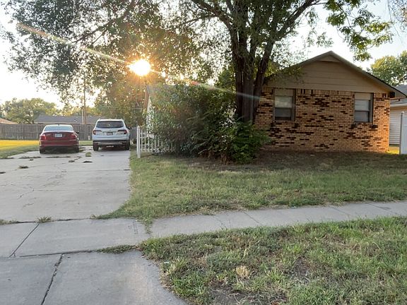 2nd image of 141 N Nevada Ct #141