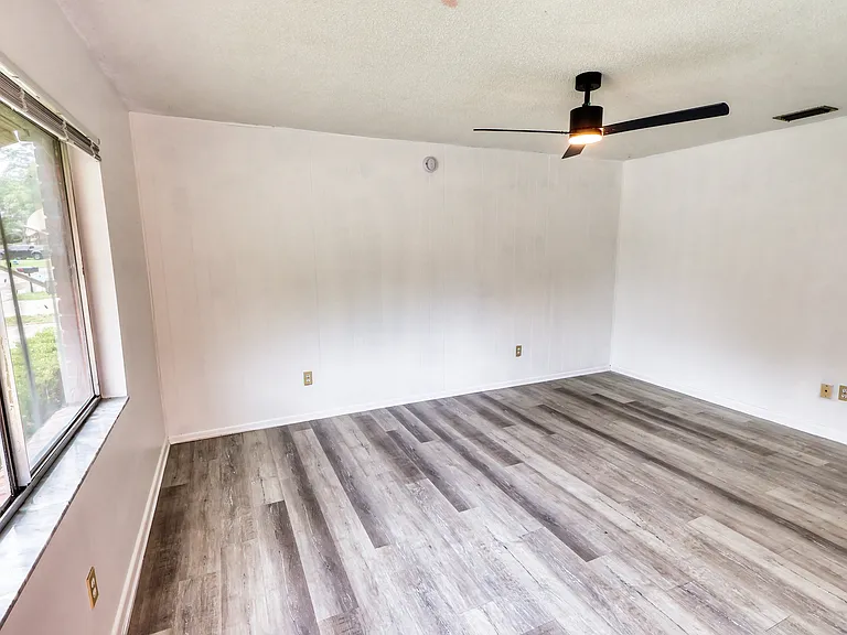 111 Horst Rd — Photo 6