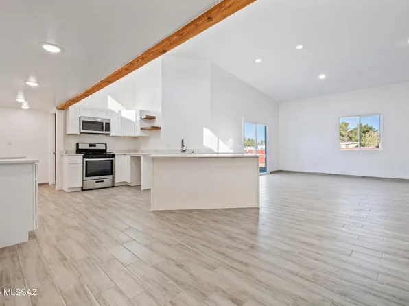 8161 E Beverly St, Tucson, AZ 85710