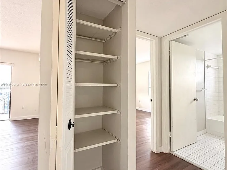 10431 N Kendall Dr #D314 — Photo 10