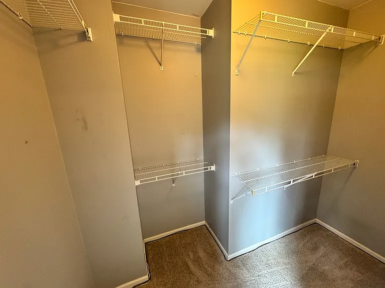 2910 Stockton Ct — Photo 11