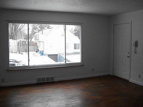 3rd image of 154 E Hudson Ave APT 4