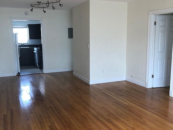 3rd image of 7805 Crespi Blvd APT 4