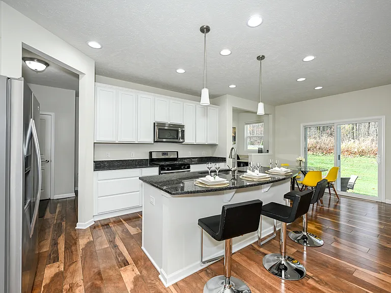 4816 Lake View Dr — Photo 18