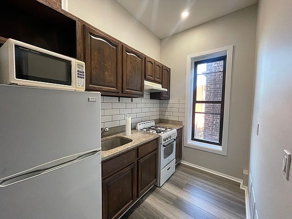 5th image of 24-58 33rd St #3R