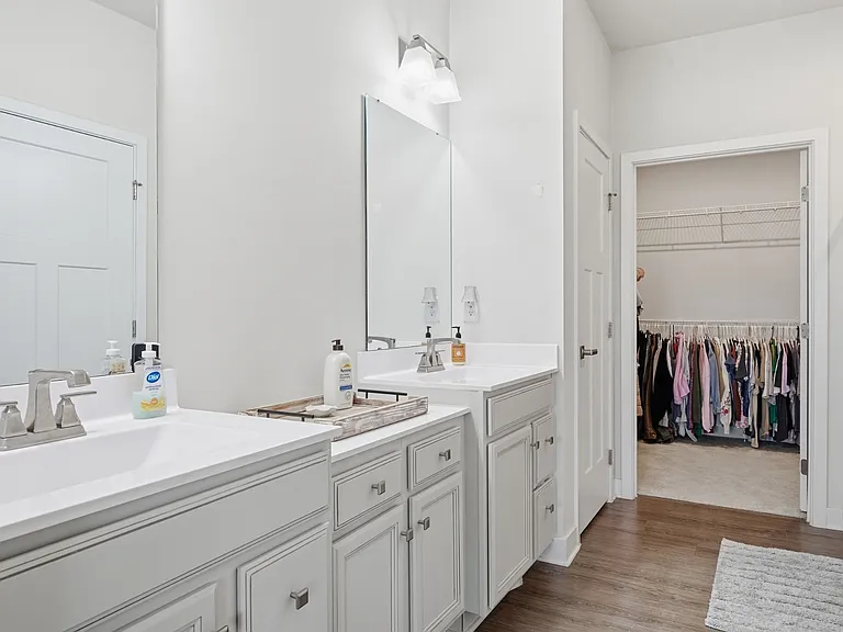 380 Camargue Ct — Photo 8