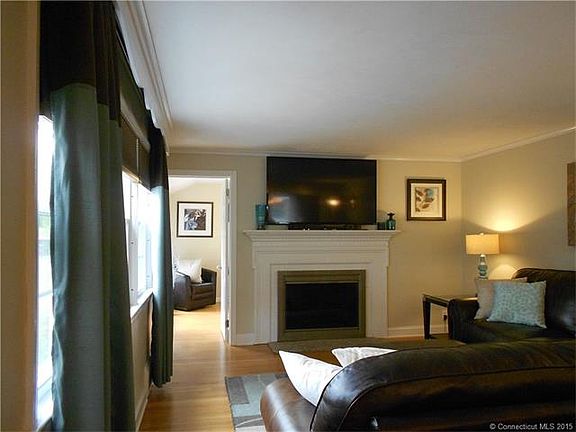 Fireplace plumbed for gas, ...