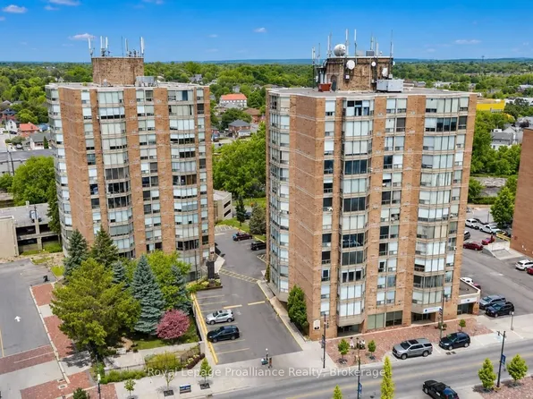 350 Front St #1106, Belleville, ON K8N 5M5