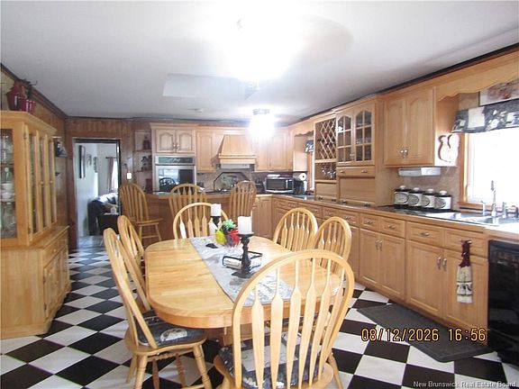 2nd image of 85 Mountain Rd