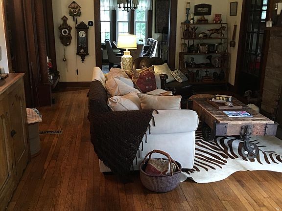5th image of 1233 Hillcrest Rd