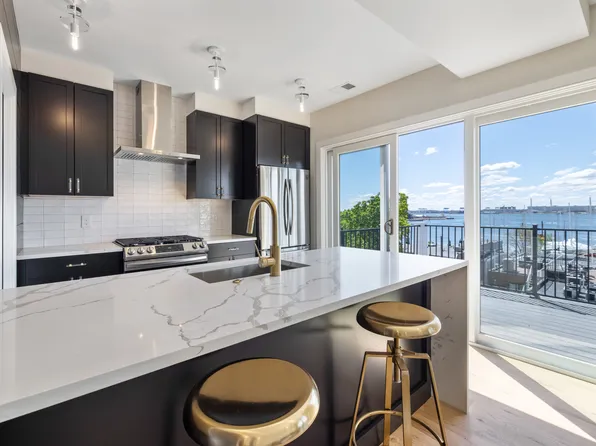 285 Webster St APT 3, Boston, MA 02128