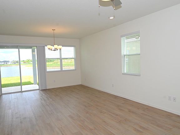5th image of 9533 Sandy Bluffs Cir