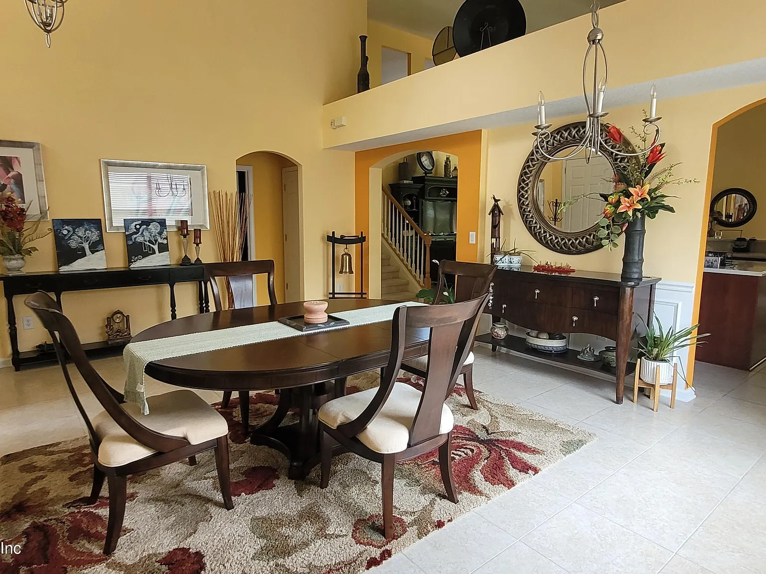 4 bed, 2.5 bath, 2920 sqft, $2,995 — Photo 2