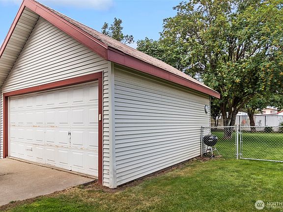 4th image of 114 Logan Street