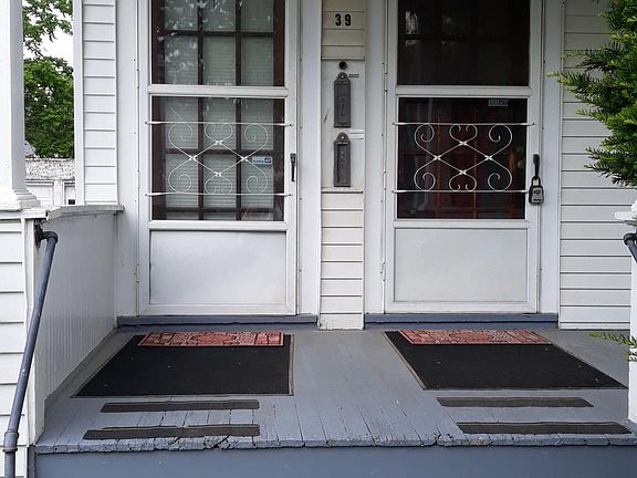 3rd image of 39 Forest Ave #1