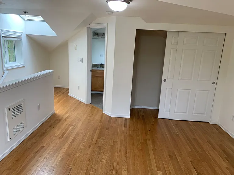 443 NE Ravenna Blvd #C — Photo 31