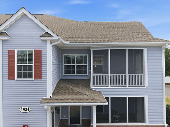 4th image of 1924 Tara Court #202