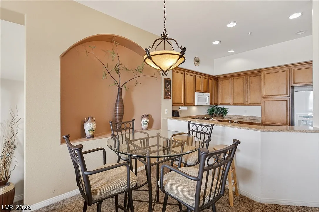 2 bed, 2.0 bath, 1038 sqft, $1,895 — Photo 3