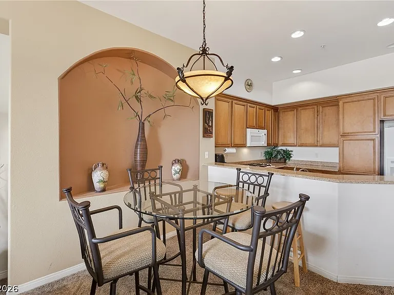 62 E Serene Ave #324 — Photo 3