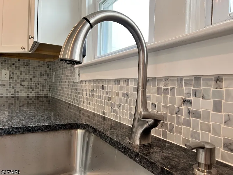 1 bed, 1.0 bath, $1,900 — Photo 2