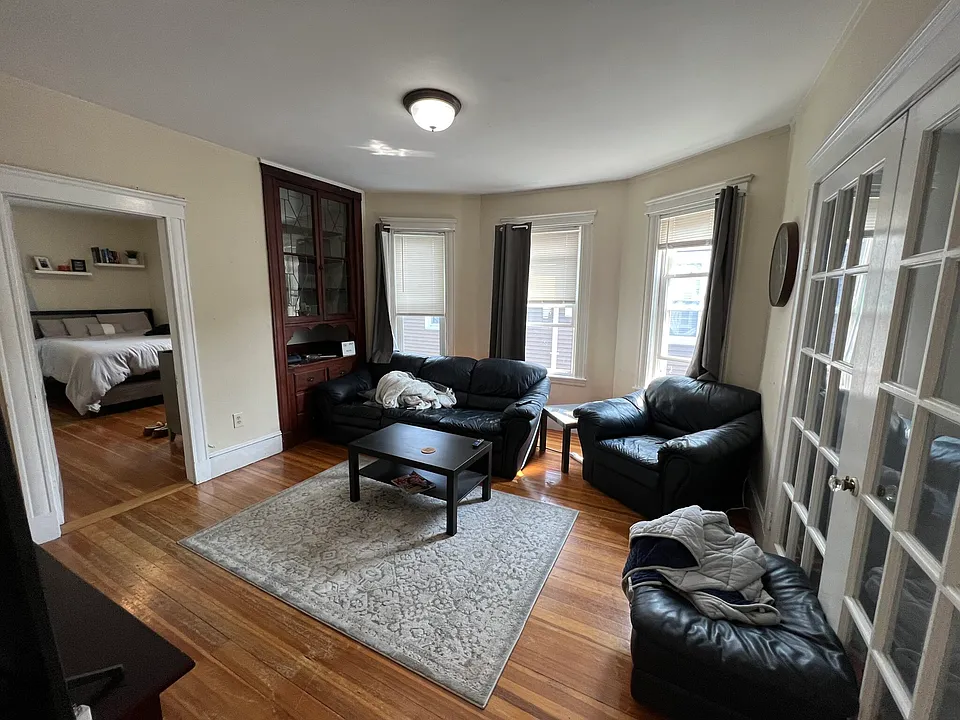 33 Fairbanks St #3