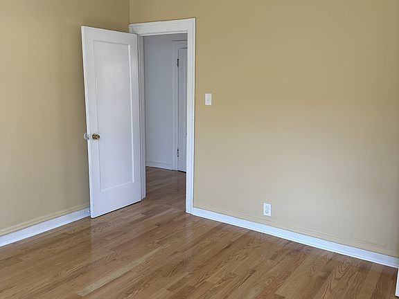 4th image of 6869 S Crandon Ave #2