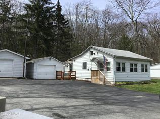 103 Ness Rd, Dingmans Ferry, PA 18328