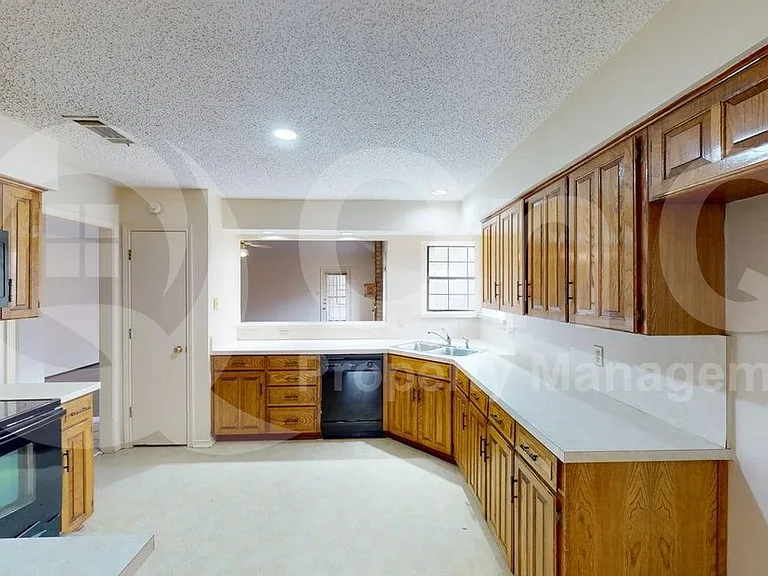 5511 Timber Green Dr — Photo 3