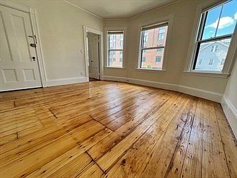 3rd image of 98 Boylston St APT 1