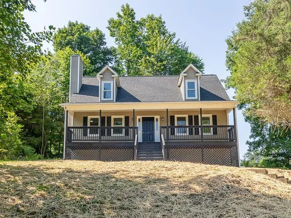 2239 Winterberry Dr, Winston Salem, NC 27106