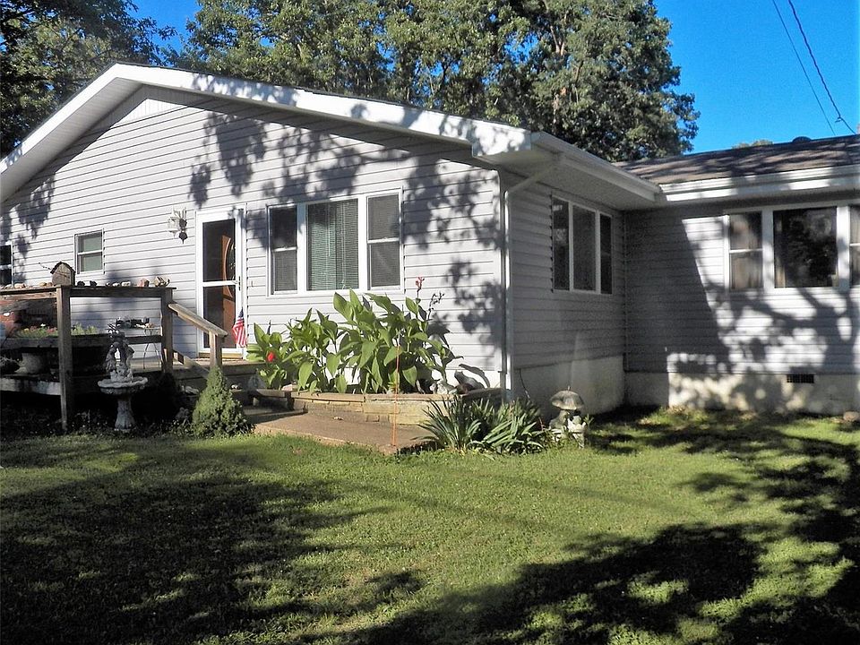 1st image of 714 Lakeshore Dr