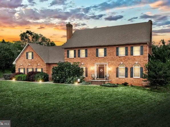 1425 Brittany Dr, York, PA 17404