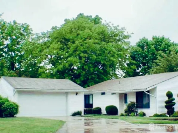 69C Picea Plz, Monroe Township, NJ 08831