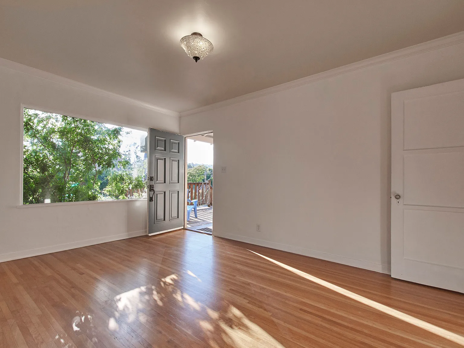 2 bed, 900 sqft, $3,550 — Photo 4