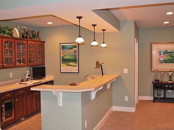 Full Wet Bar and WIne Cellar