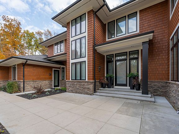 5th image of 2323 Shelter Pointe Dr