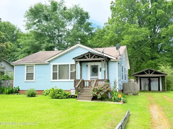 2221 Long St, Grenada, MS 38901