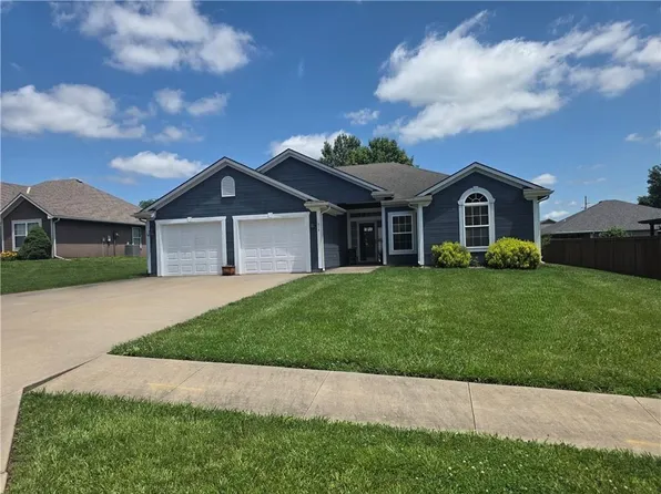 614 S Connor St, Odessa, MO 64076